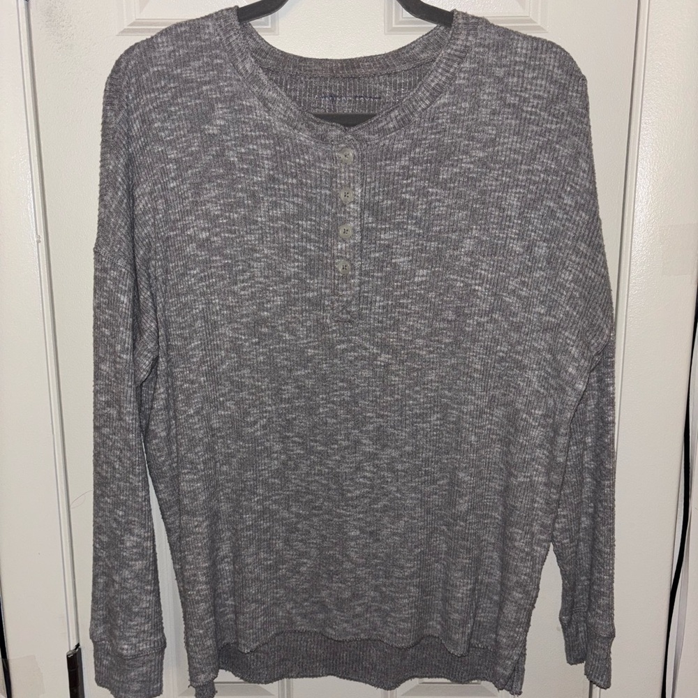 American Eagle Outfitters Gray Long Sleeve Henley